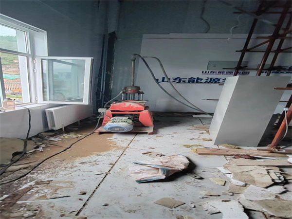 库车地基基础下沉墙体裂缝加固注浆顶升施工